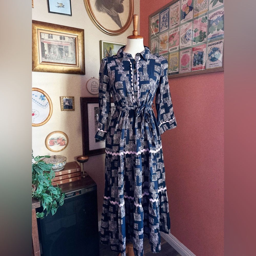 Jodiful Geometric Print Maxi Dress with Scalloped Trim & Tie Waist
